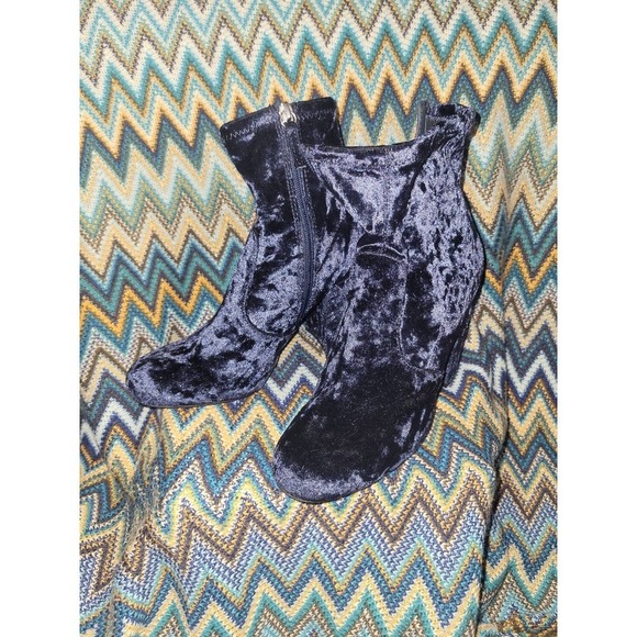 Blue suede Steve Madden Boots 7.5 - Picture 7 of 7